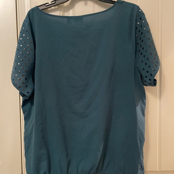 Women’s a.n.a teal studded blouse with and elastic waist. Size 1X - Picture 5 of 6